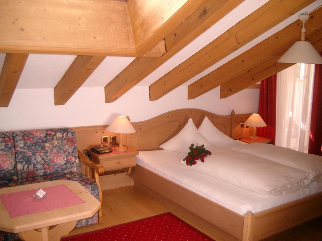 Hotel Camona & Apart Walserhof Samnaun Chambre photo